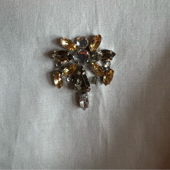 J Crew White w/ Beige Piping Jeweled Front Sleeveless Blouse Sz 0 - Picture 8 of 9